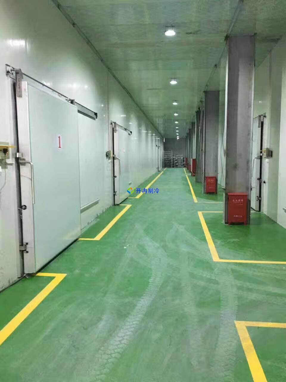 3000平米冷凍庫設(shè)備報價多少錢一平，低溫庫設(shè)計